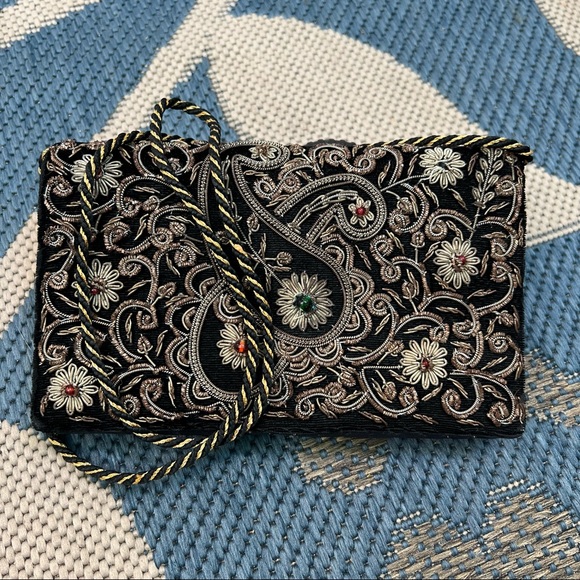 Black velvet and Embroidered mini shoulder bag or clutch. - Picture 16 of 16